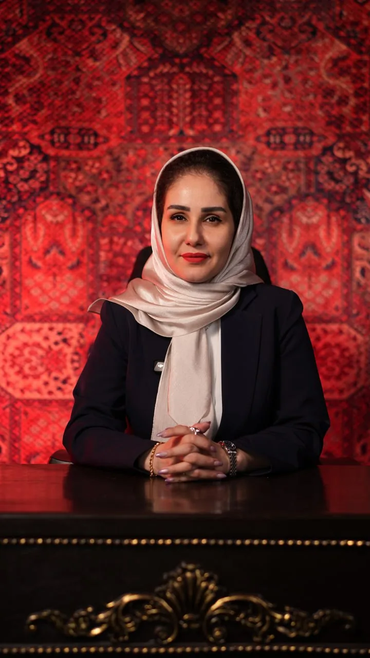 نیلوفر معراجی، بنیان‌گذار آموزشگاه تحلیل‌گران برتر